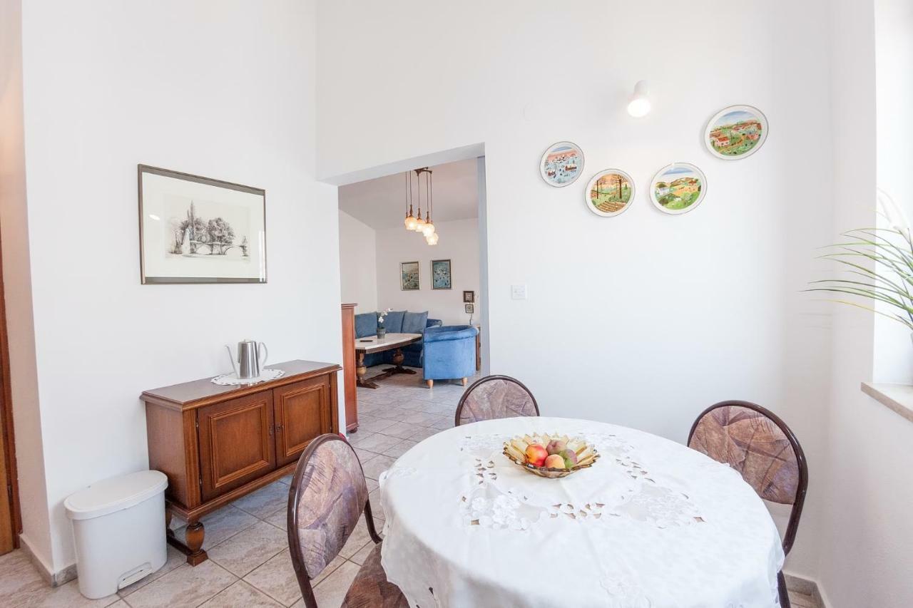 Ferienwohnungen Velijoze Poreč Exteriör bild